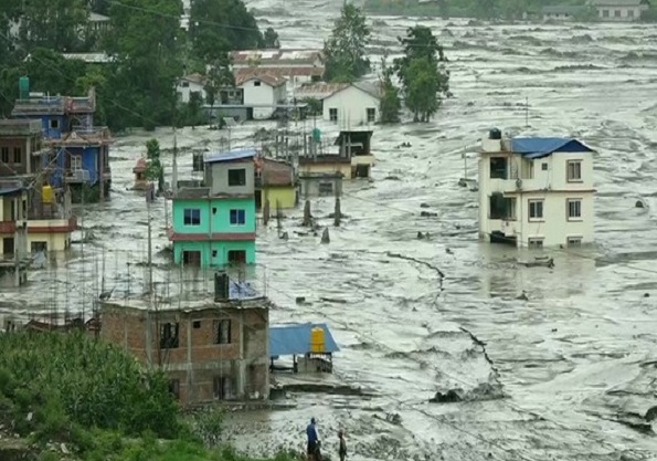 मेलम्चीमा फेरि बाढी आयो, सात घर बगायो