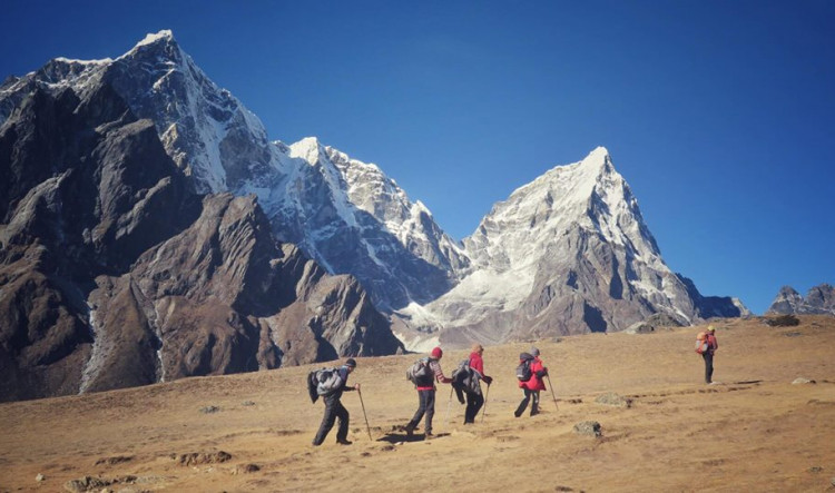 महिलाहरुले कालापत्थरसम्म पदयात्रा गर्ने