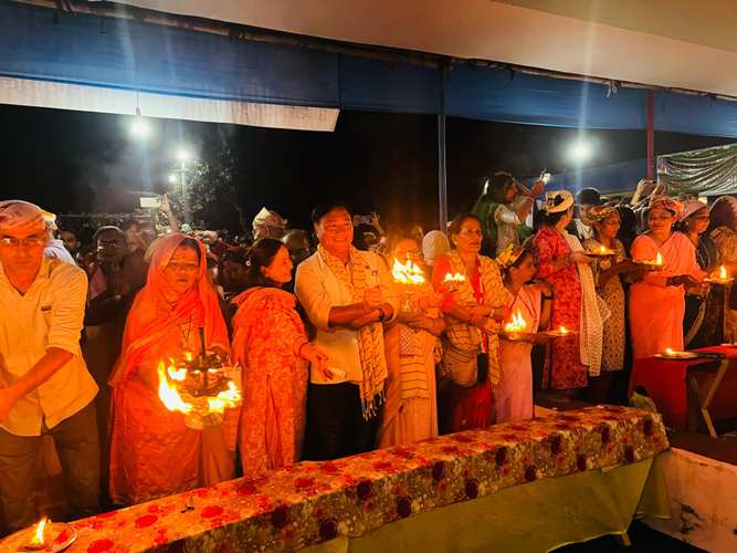 धुलाबारीको कृष्ण मन्दीरमा महाआरती